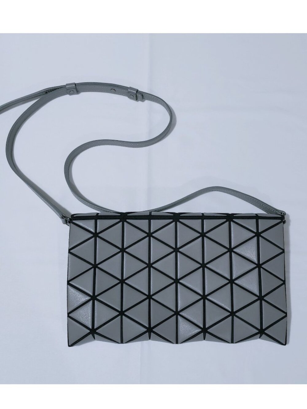 AUTHENTIC New BAO BAO Issey Miyake Matte Tonneau Shoulder Bag in Dark Gray NWOT - Picture 6 of 15